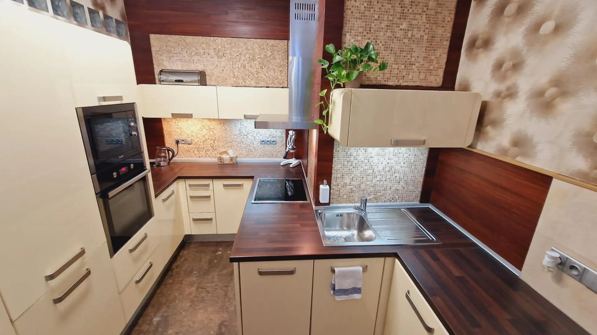 Quiet Spacious Apartment With A Balcony Praga 0*,